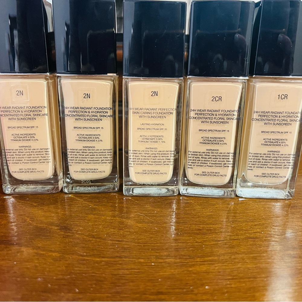 Dior Forever Skin Glow Foundation

5 Bottles